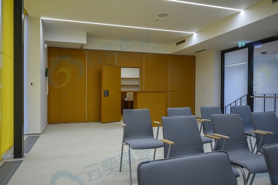 Soundproof Folding Partition And Sliding Walls Operasi Pintu Pindah Untuk Kantor Untuk Membagi Ruang
