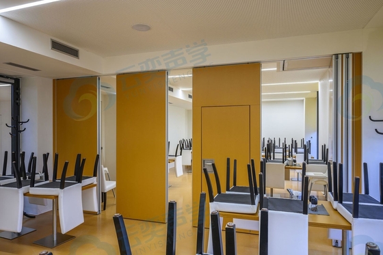 Soundproof Folding Partition And Sliding Walls Operasi Pintu Pindah Untuk Kantor Untuk Membagi Ruang