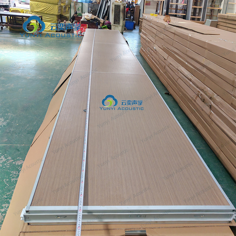 7.54meter Tinggi Disesuaikan Single Panel Hanging Partition Dengan Struktur Profil Aluminium Untuk Divisi Ruang Kantor